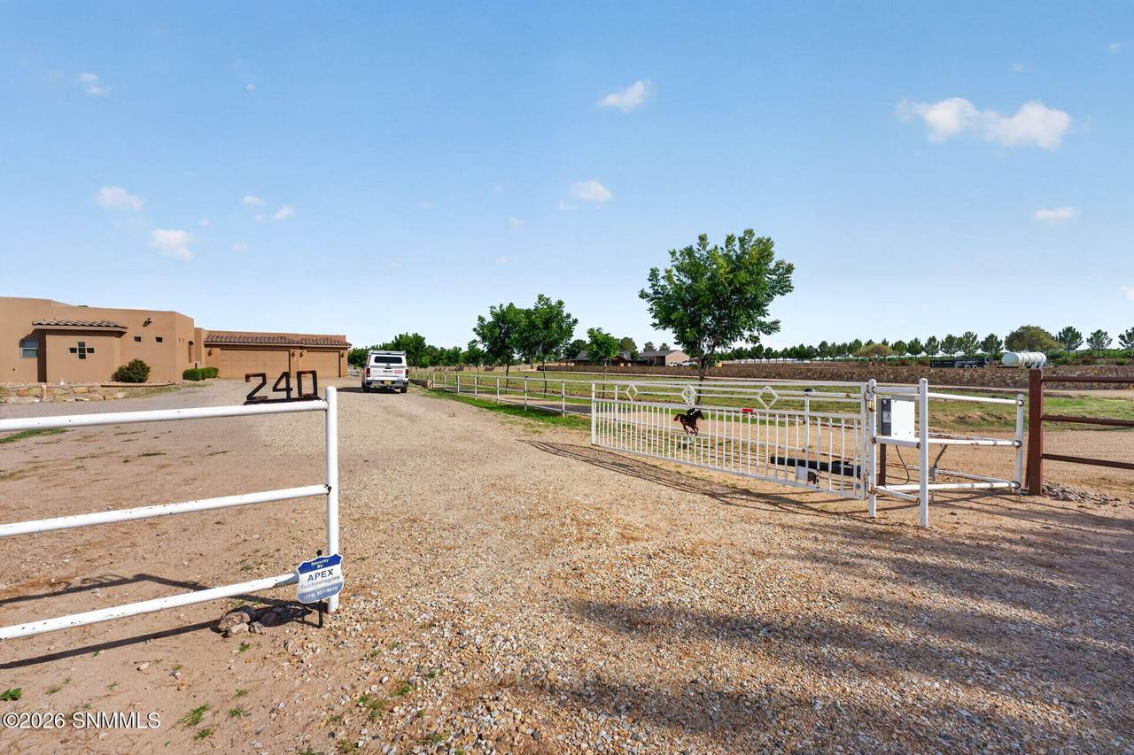 https://bt-photos.global.ssl.fastly.net/lascruces/1280_boomver_1_2602392-2.jpg