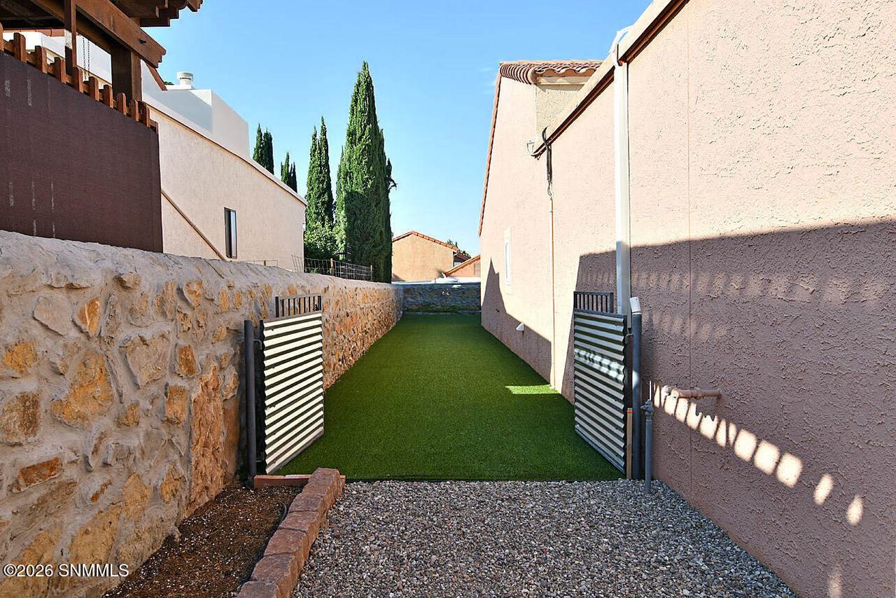 https://bt-photos.global.ssl.fastly.net/lascruces/orig_boomver_1_2602442-2.jpg