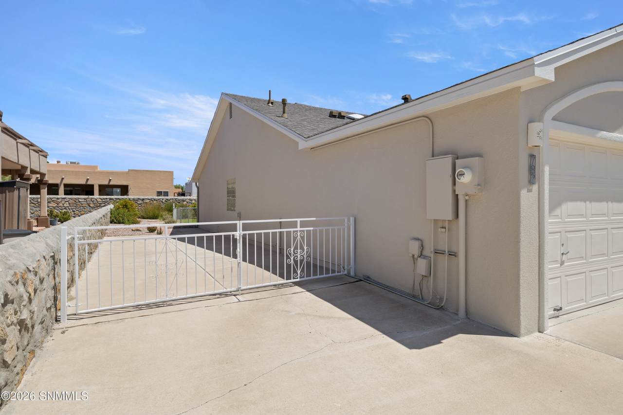 https://bt-photos.global.ssl.fastly.net/lascruces/1280_boomver_1_2602443-2.jpg