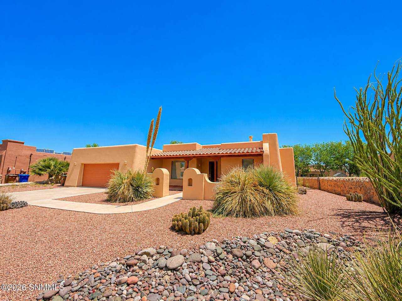 https://bt-photos.global.ssl.fastly.net/lascruces/1280_boomver_1_2602474-2.jpg