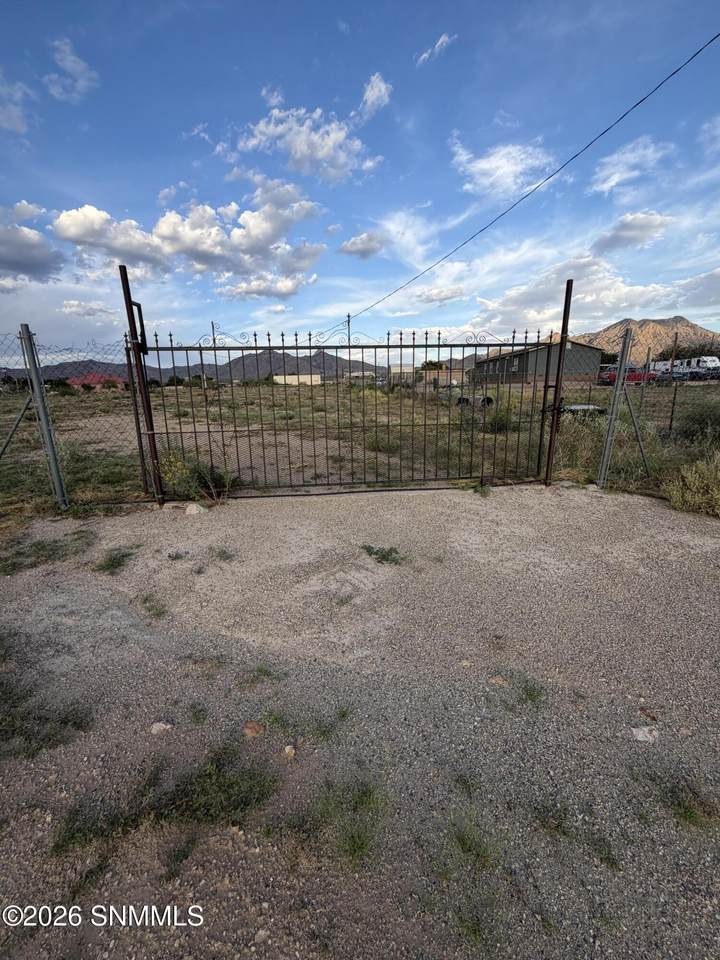 https://bt-photos.global.ssl.fastly.net/lascruces/1280_boomver_1_2602659-2.jpg