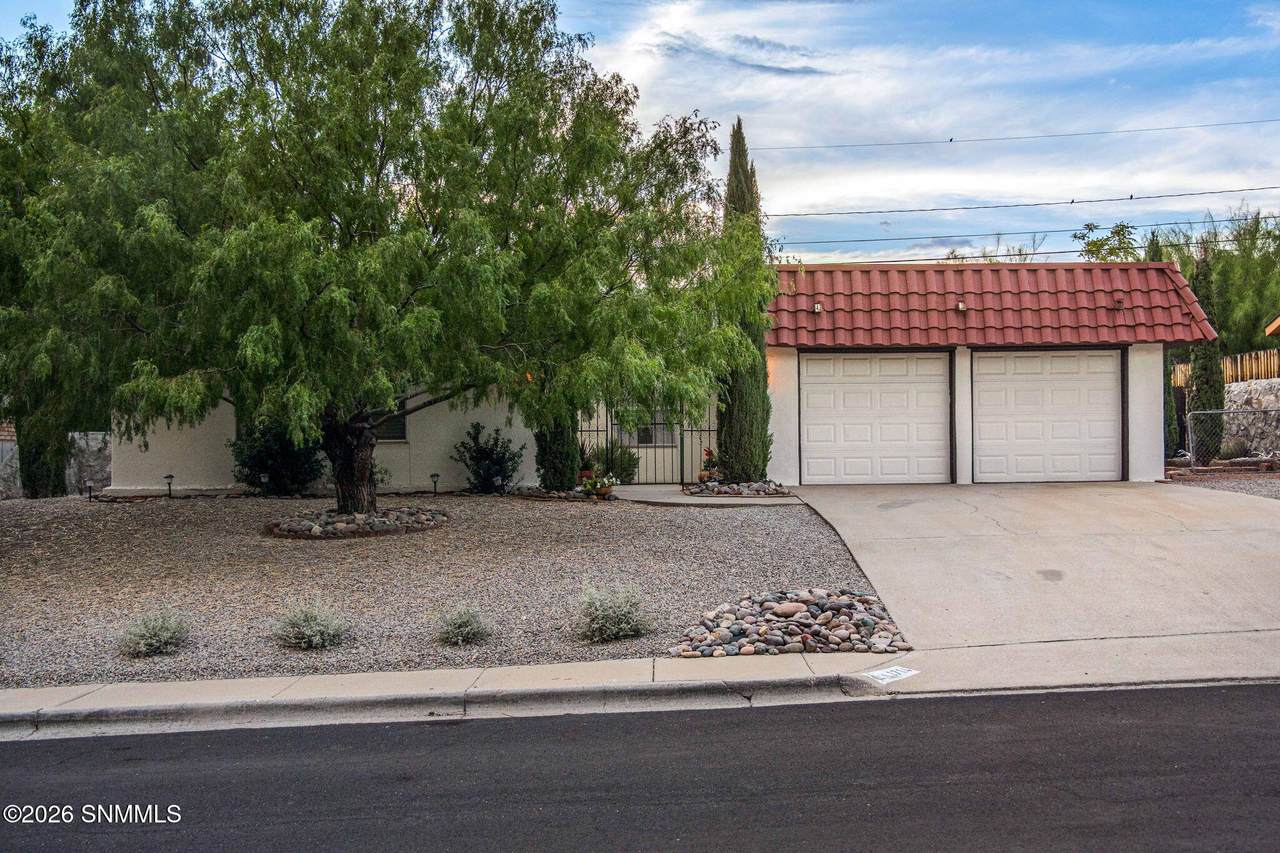 1714 Royal Drive - Photo 1