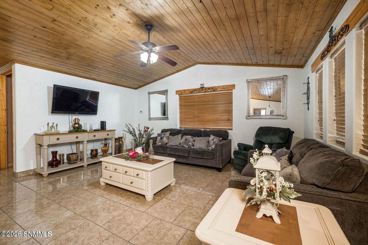 https://bt-photos.global.ssl.fastly.net/lascruces/1280_boomver_1_2603066-2.jpg