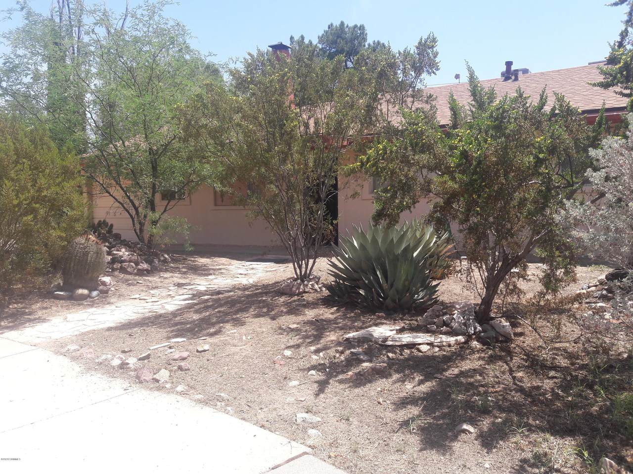1100 Sharon Circle - Photo 1