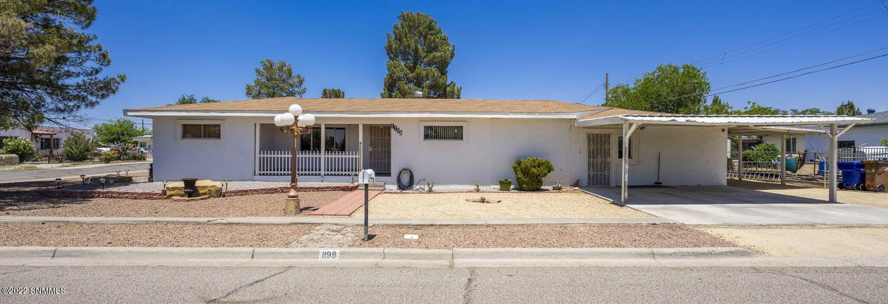 1198 Davis Avenue - Photo 1