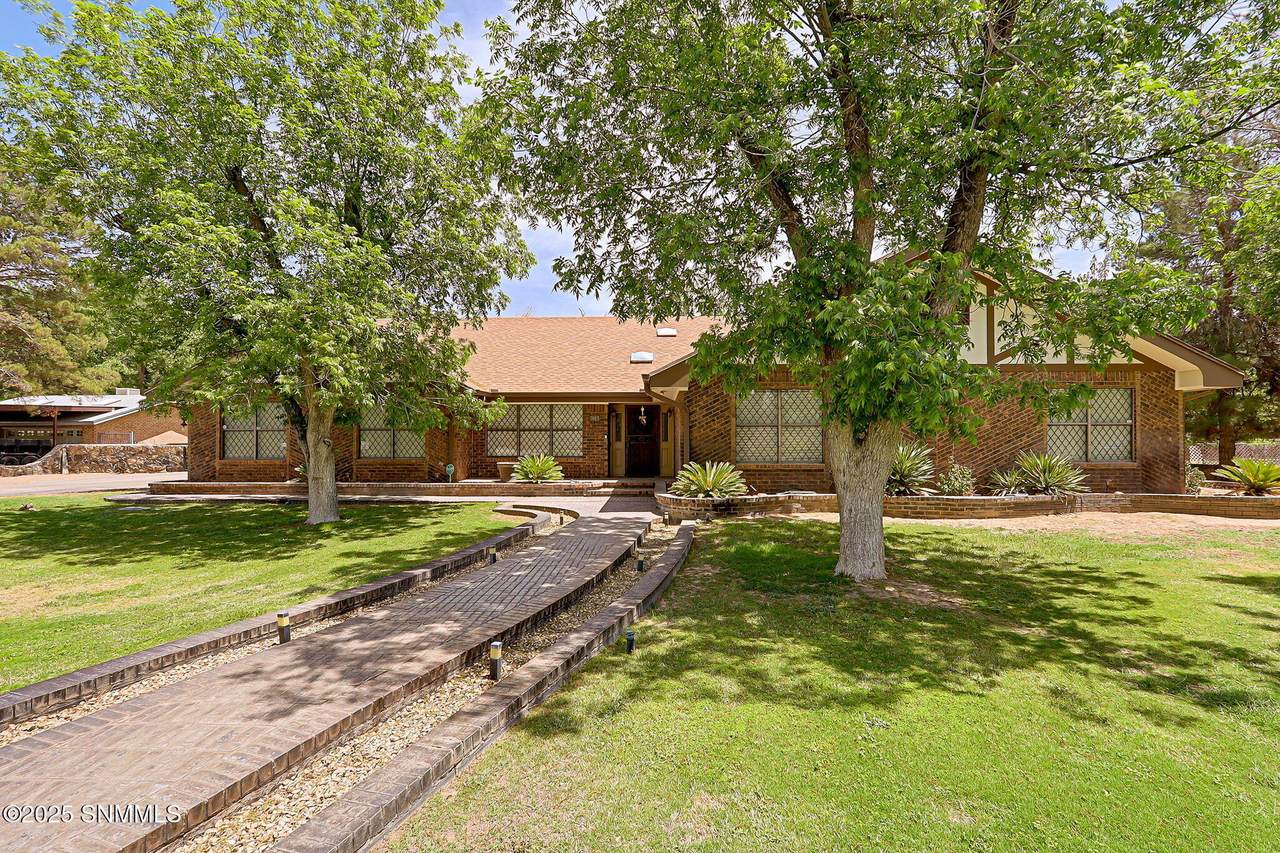 3015 Mimosa Lane - Photo 1