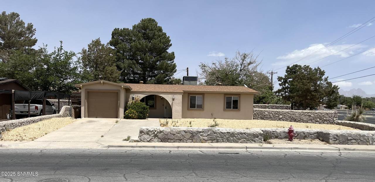 1300 Evelyn St. Street - Photo 1