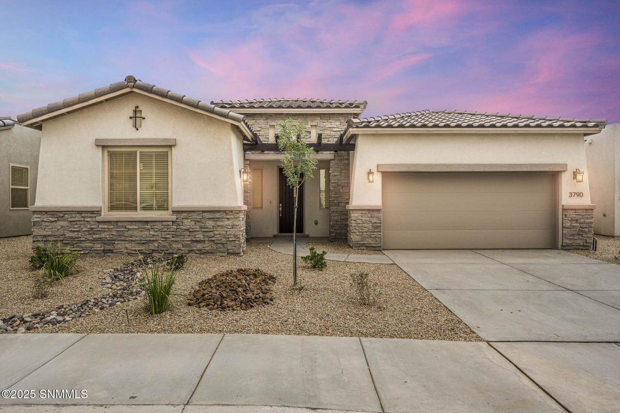 3790 Portrait Street - Photo 1