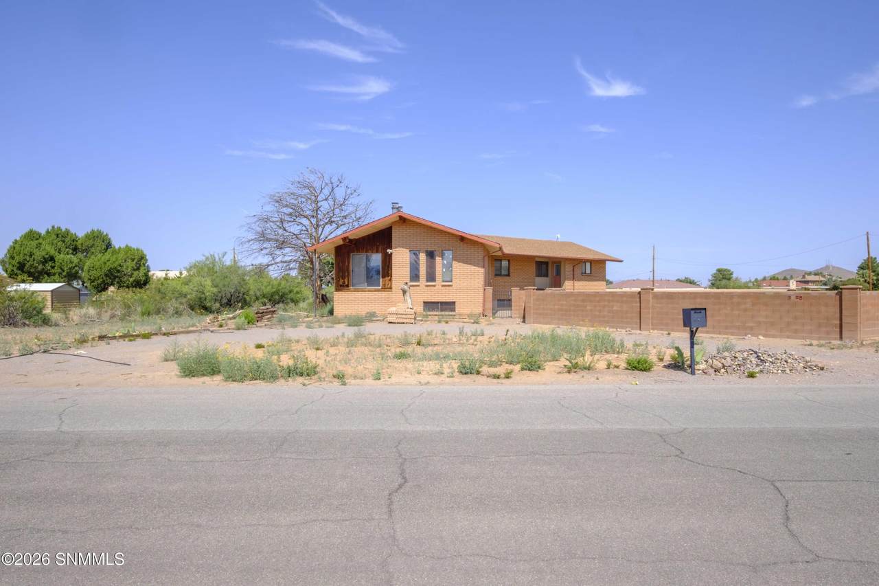 https://bt-photos.global.ssl.fastly.net/lascruces/1280_boomver_2_2503873-2.jpg