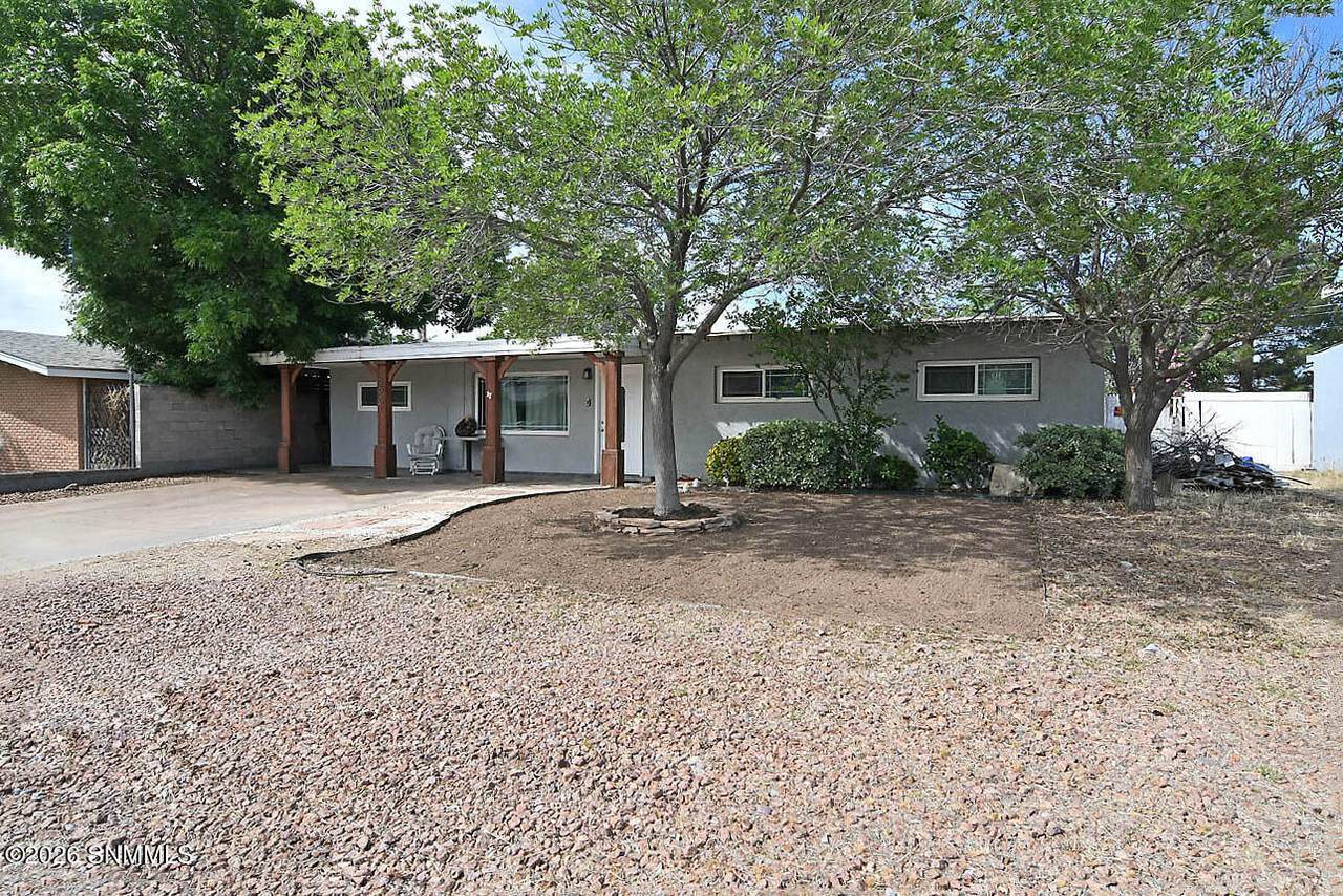 860 Lees Drive - Photo 1