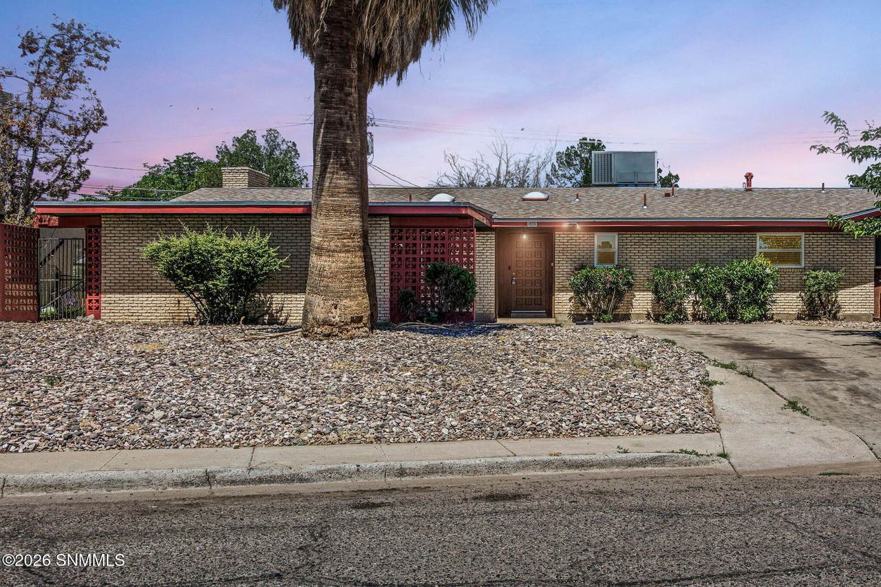 1855 Thomas Drive - Photo 1