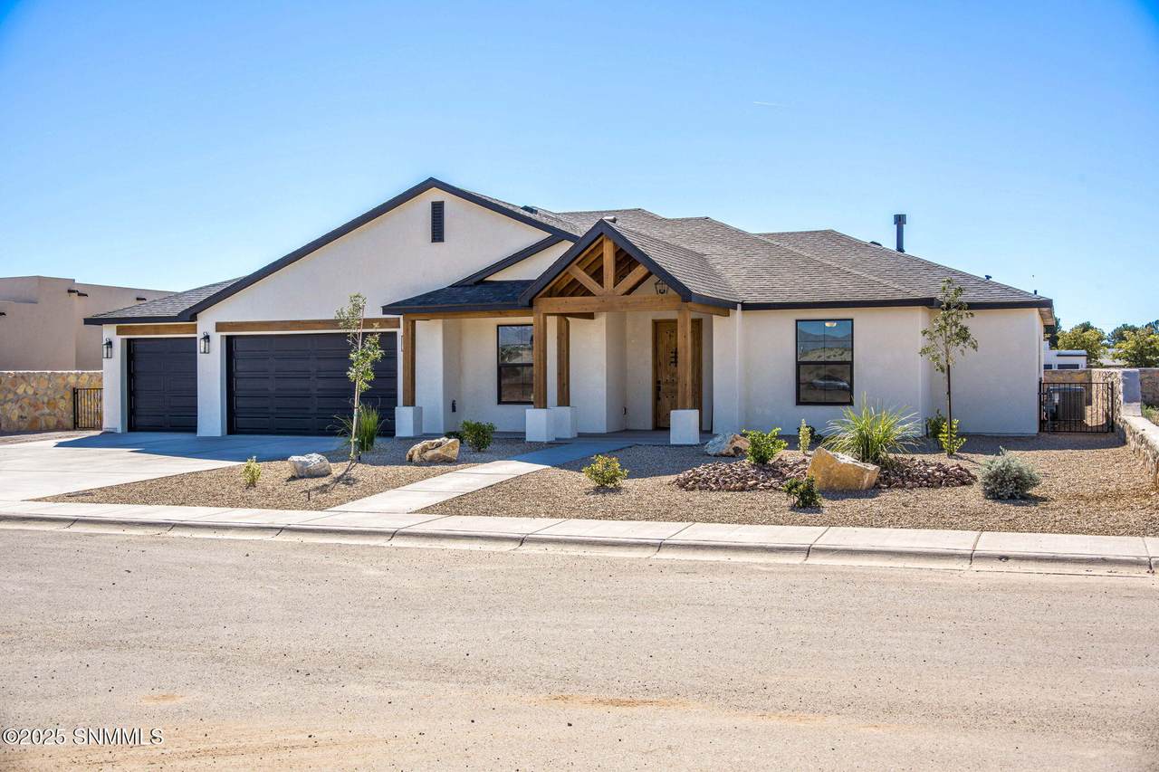 716 Basha Arc - Photo 1