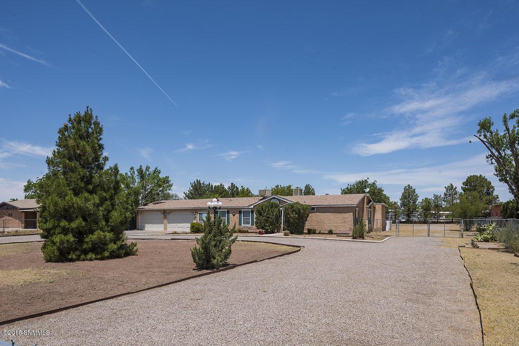704 Taylor - Photo 1