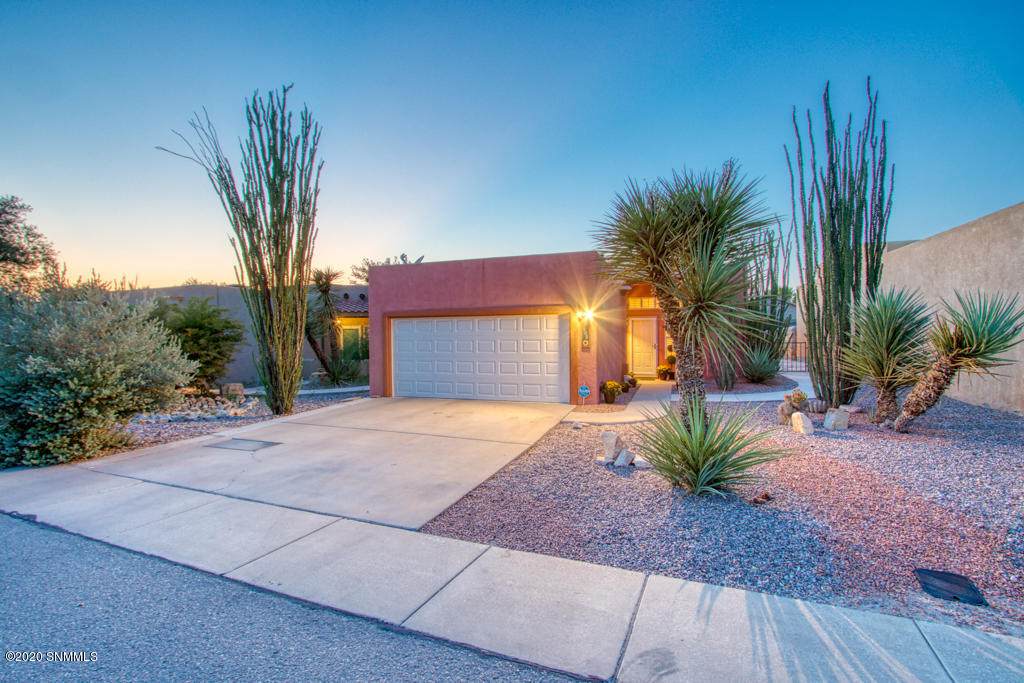 900 Chateau Drive - Photo 1