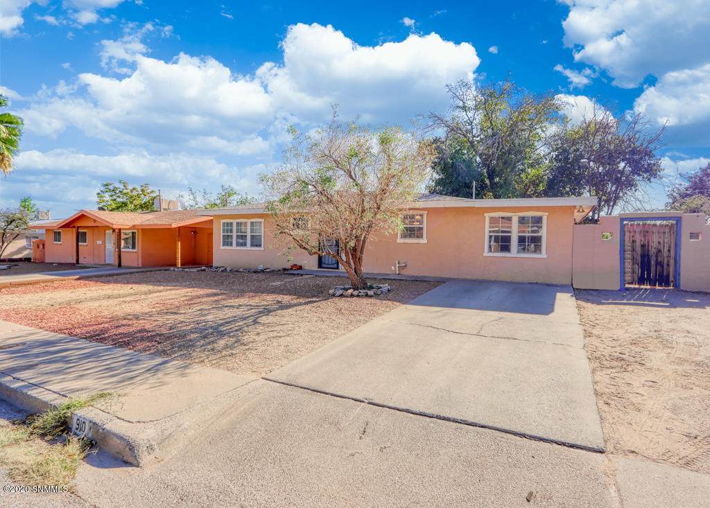 910 Lees Drive - Photo 1