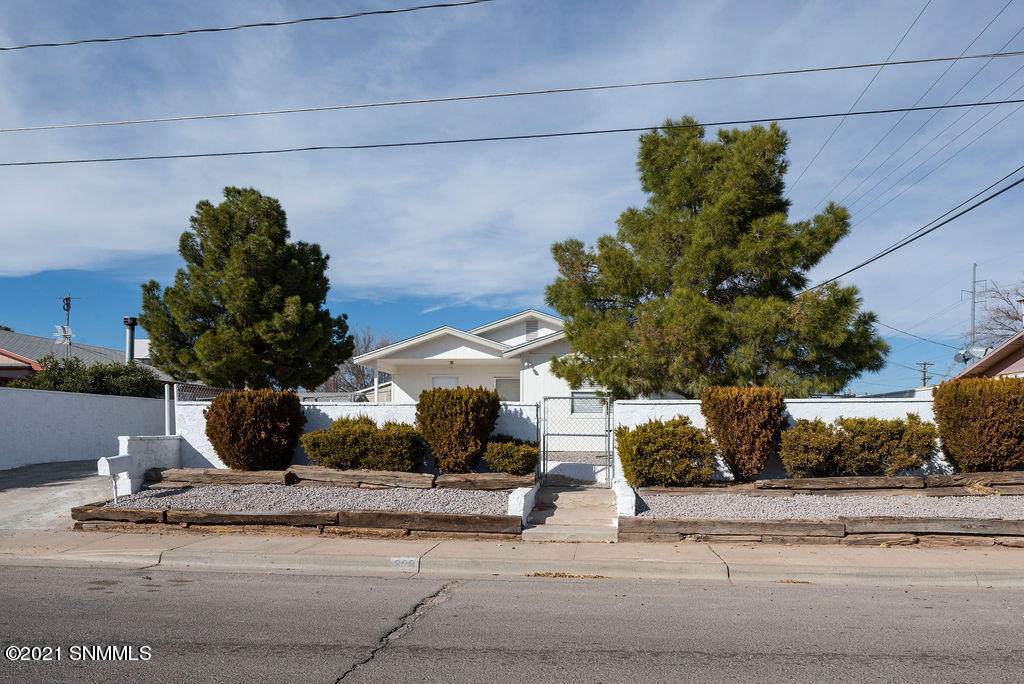 909 Arizona Avenue - Photo 1