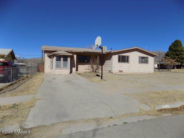 2307 Oak Drive - Photo 1