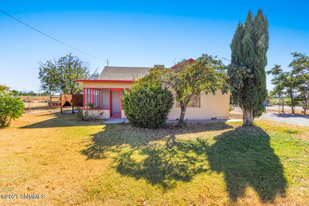 940 Lister Drive - Photo 1