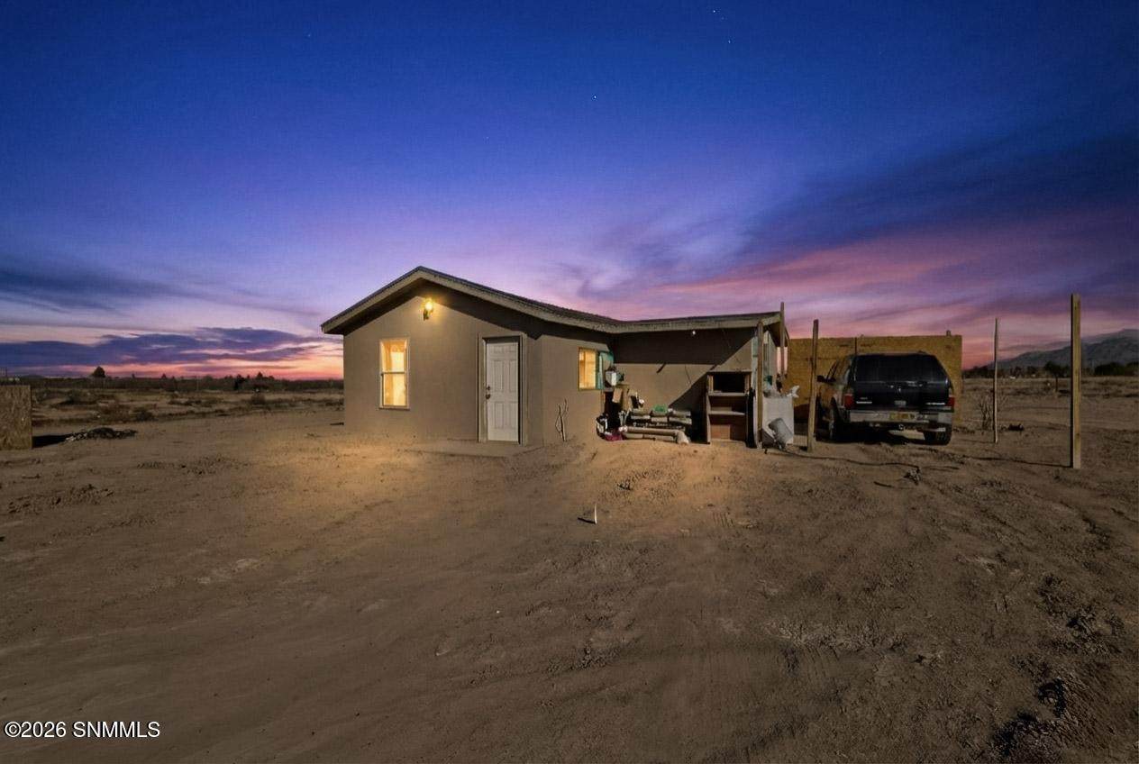 102 Coors Road - Photo 1