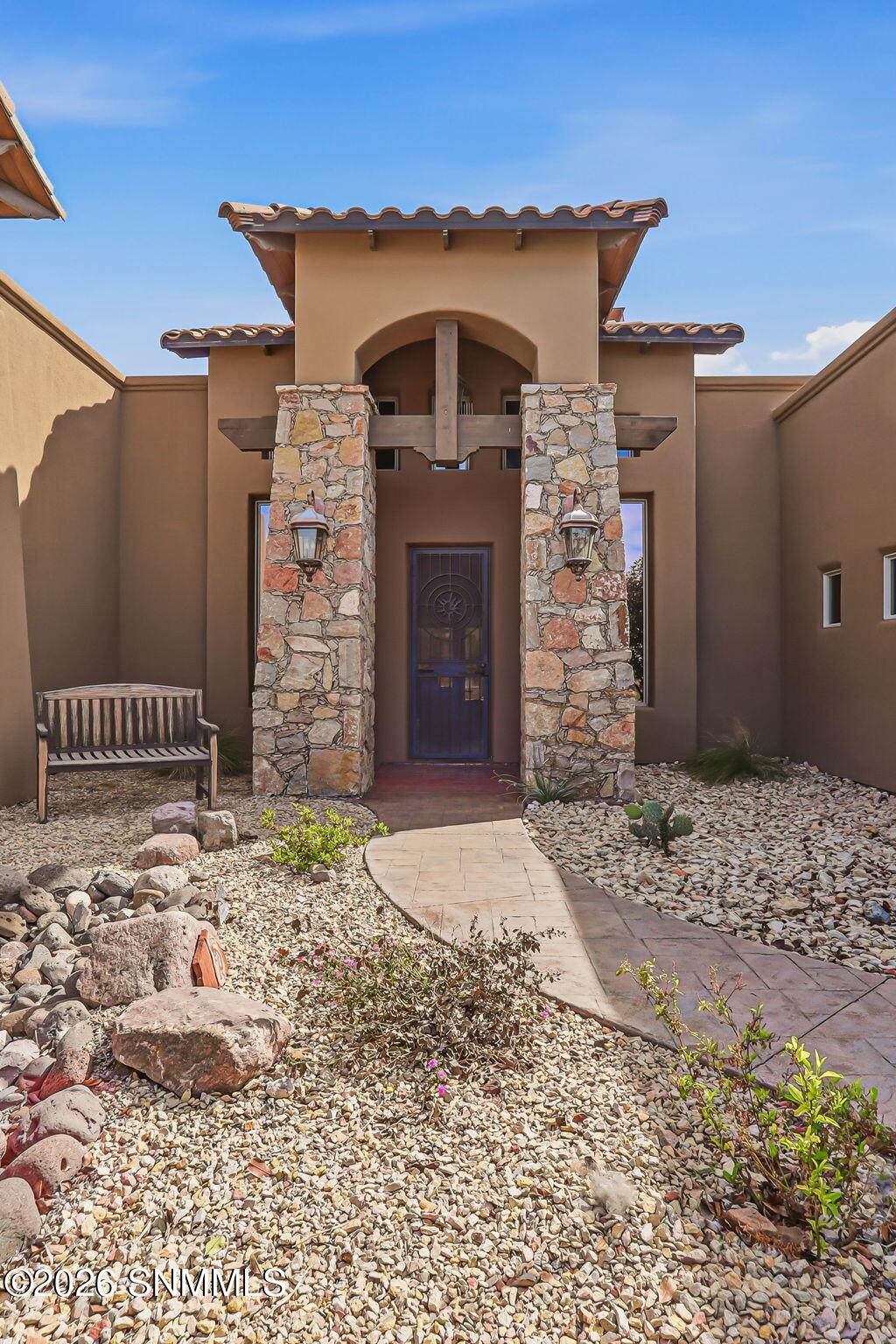 https://bt-photos.global.ssl.fastly.net/lascruces/orig_boomver_1_2600811-2.jpg