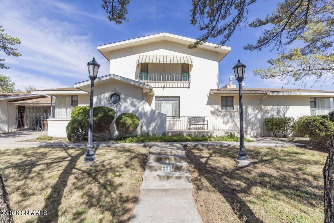 950 Hess Terrace - Photo 1