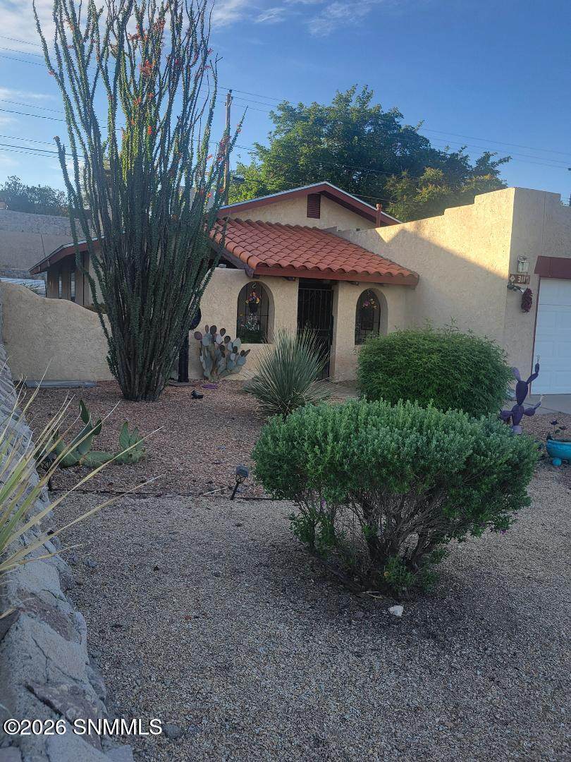 https://bt-photos.global.ssl.fastly.net/lascruces/orig_boomver_1_2601301-2.jpg