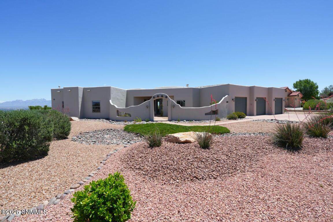 https://bt-photos.global.ssl.fastly.net/lascruces/orig_boomver_1_2601541-2.jpg