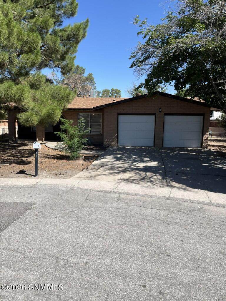 1820 Camelot Drive - Photo 1