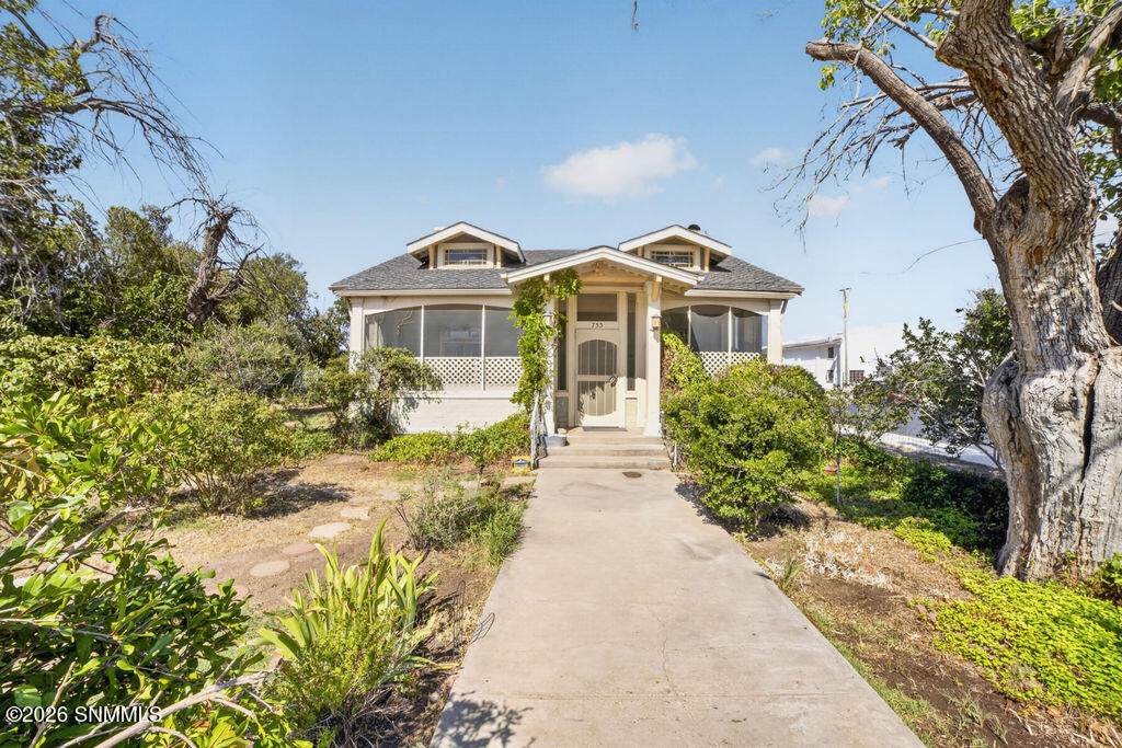 733 Reymond - Photo 1