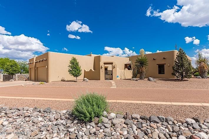 5513 Redfox Road - Photo 1