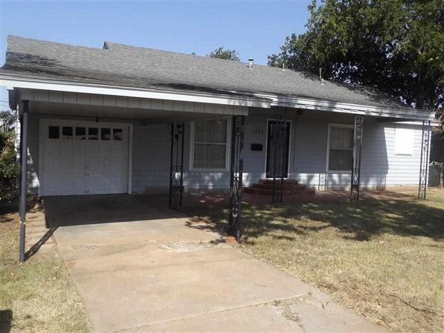 1008 Ft Sill Blvd - Photo 1