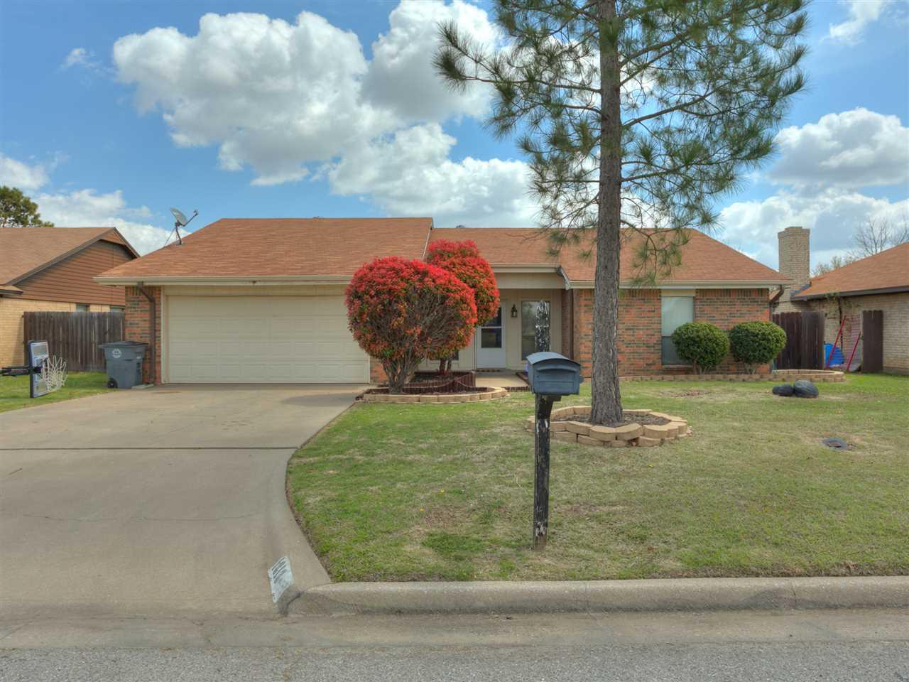 1813 Keystone Dr - Photo 1