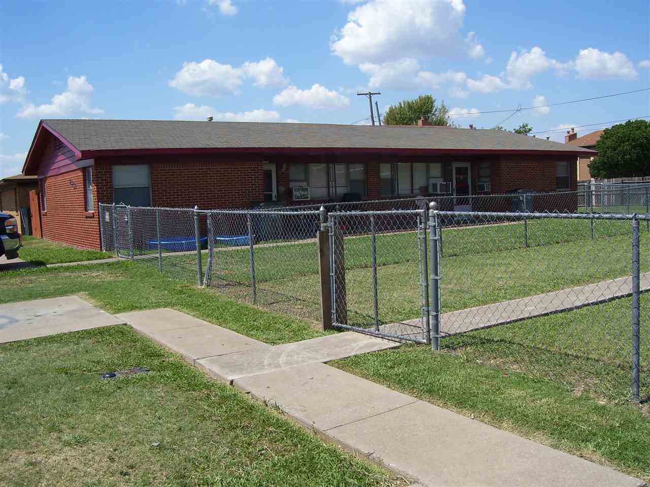 2337 Bell Ave - Photo 1