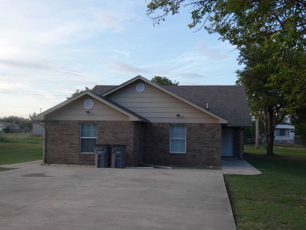 411 Garfield - Photo 1