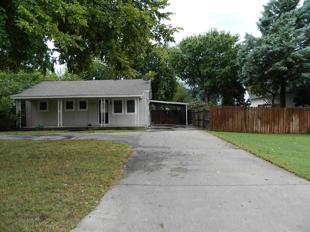 1112 Bell Ave - Photo 1