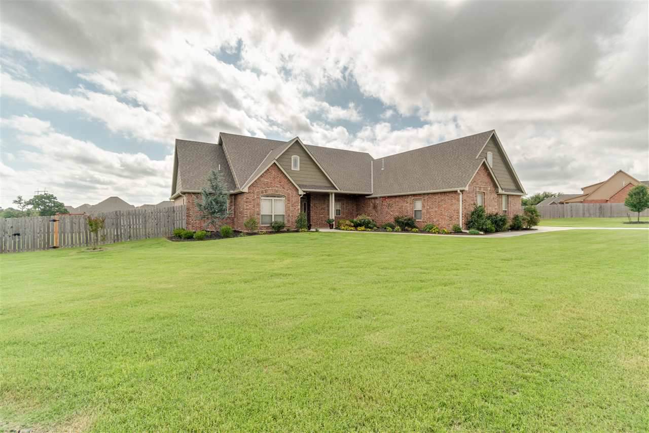 1208 Baybrook Dr - Photo 1