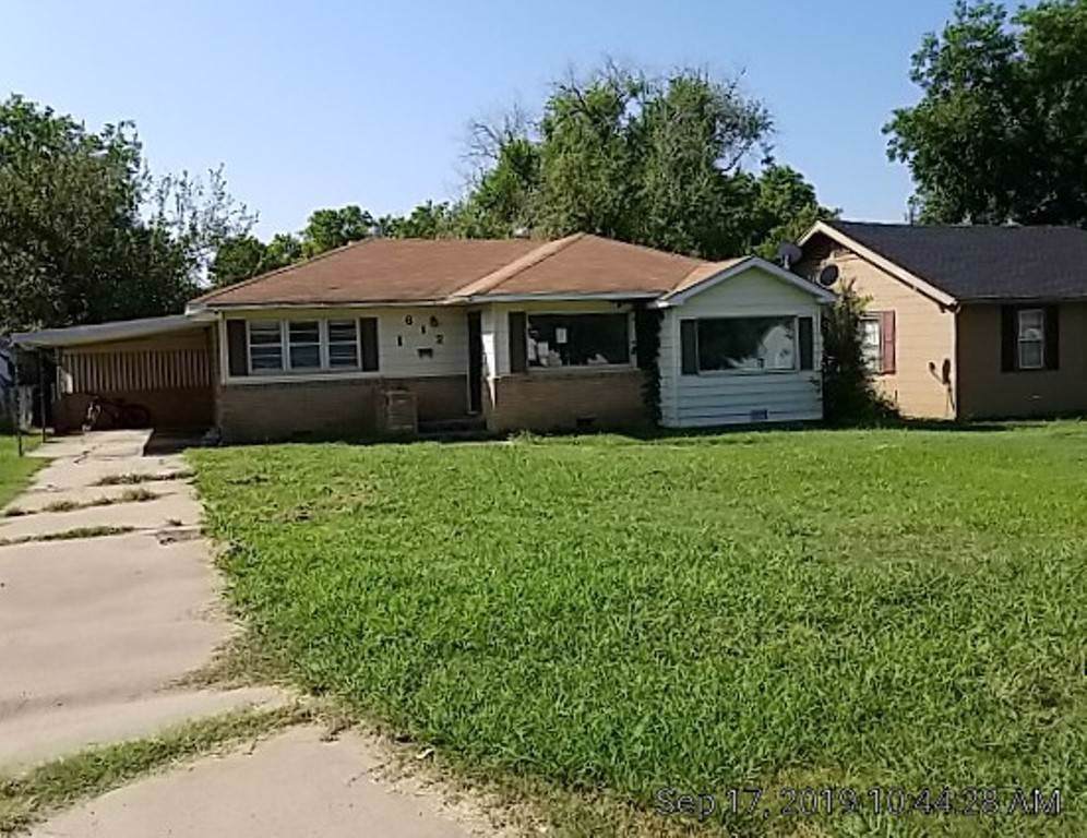 612 North Ave - Photo 1