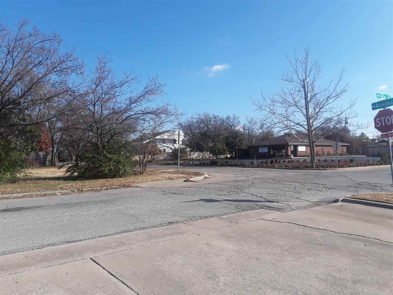 1113 Arlington Ave - Photo 1