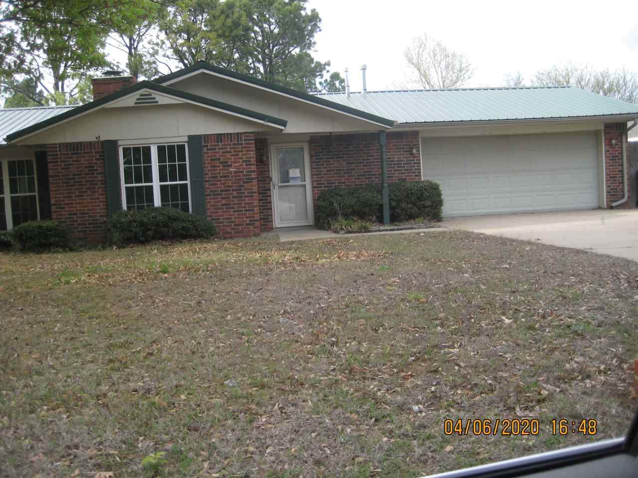 1709 Clover Cir - Photo 1