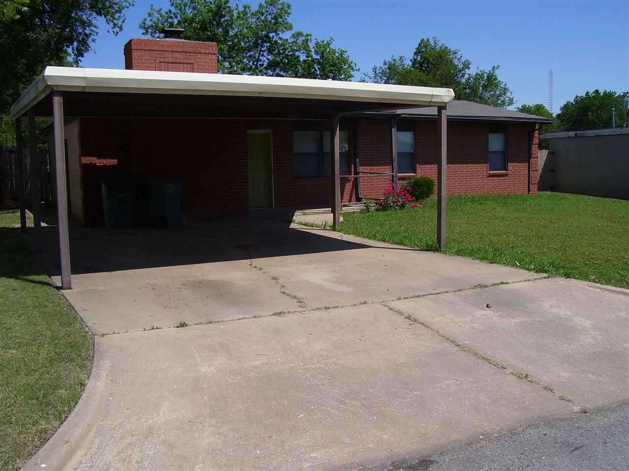 809 33rd St - Photo 1