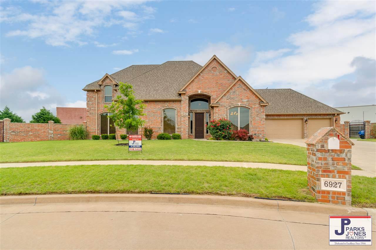 6927 Maple Dr - Photo 1