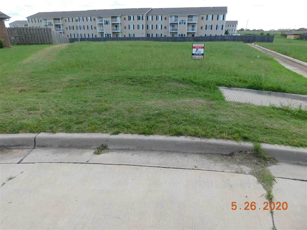7208 Stradford Ave - Photo 1