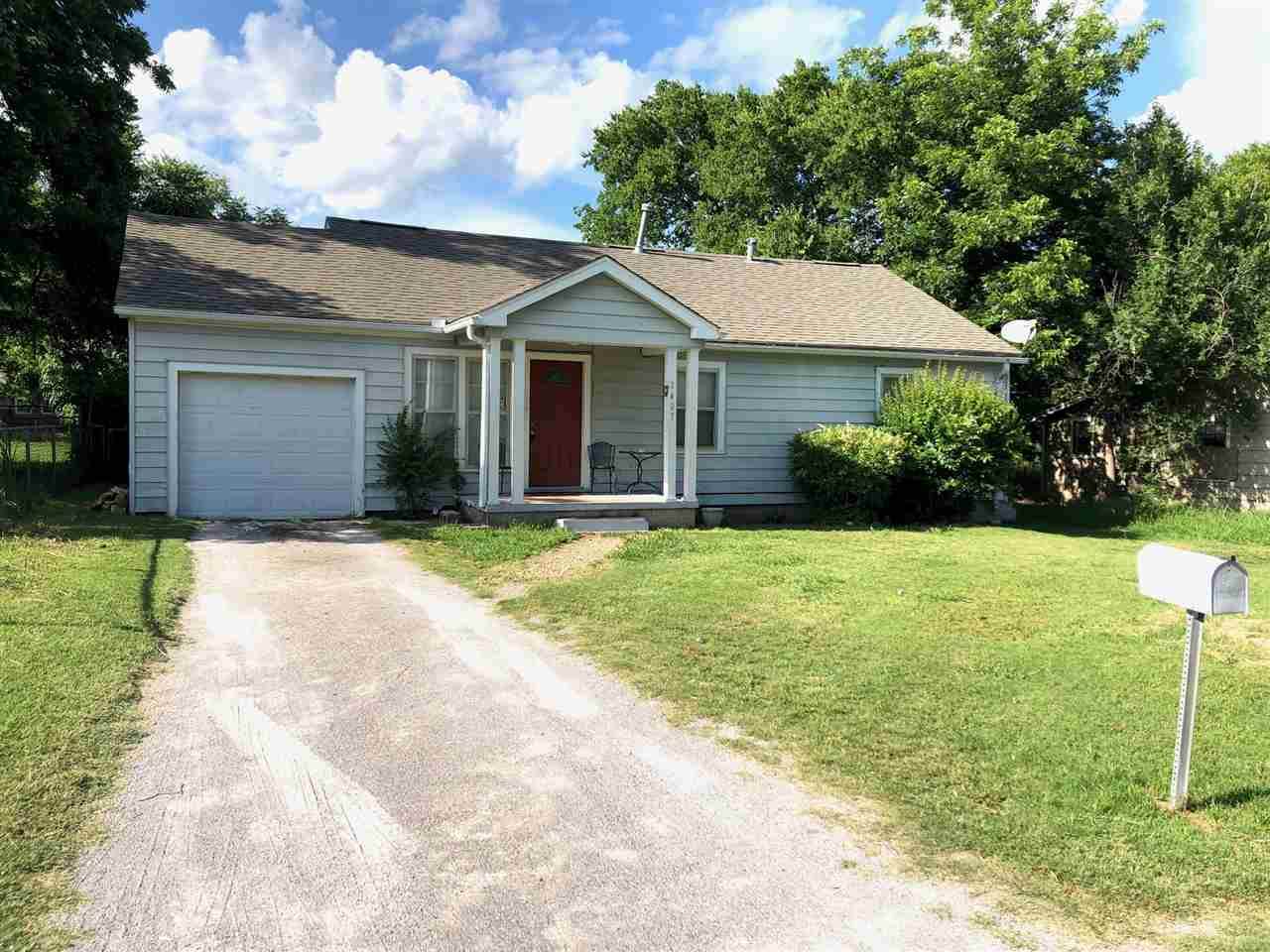 1407 Lawton Ave - Photo 1
