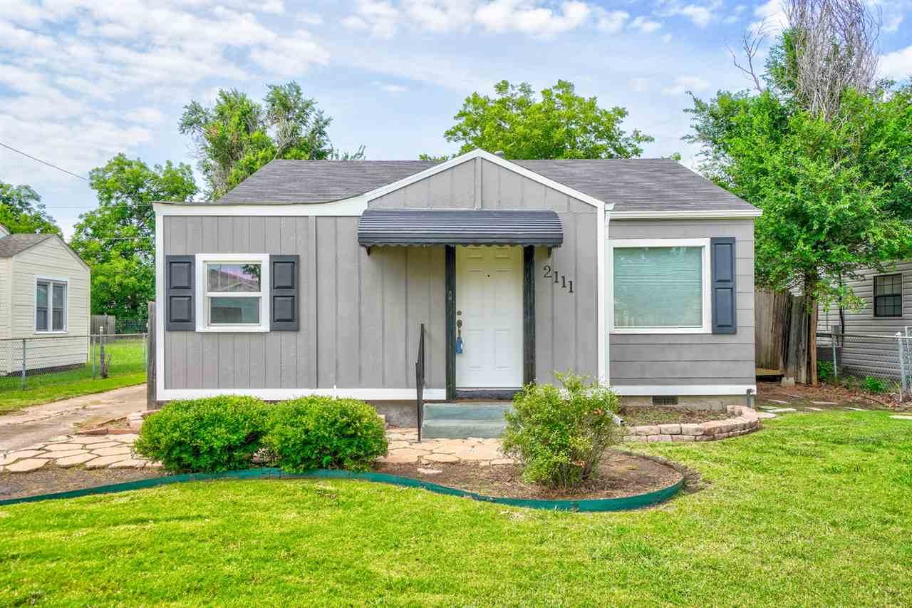 2111 Arlington Ave - Photo 1