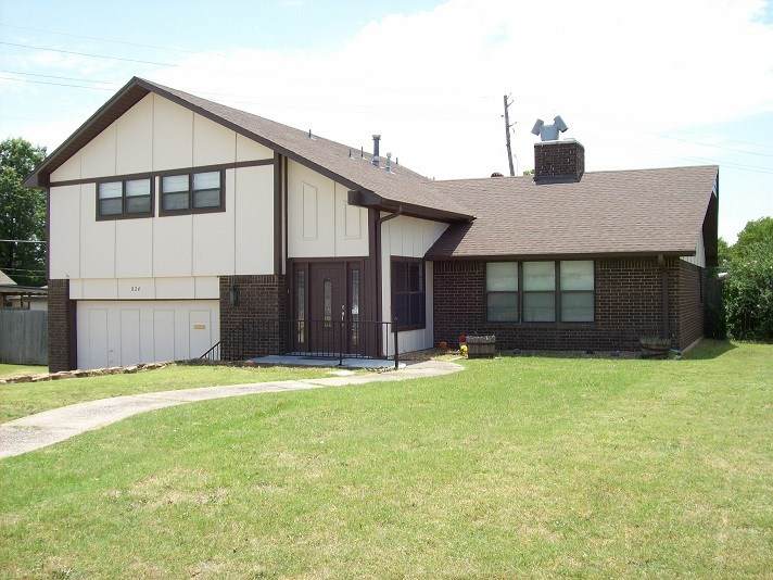 824 50th St - Photo 1