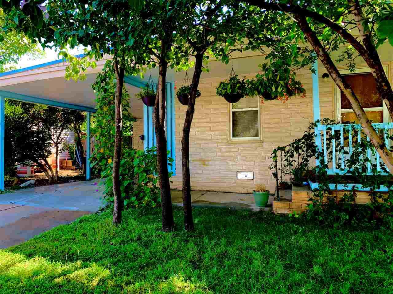5 40th St - Photo 1
