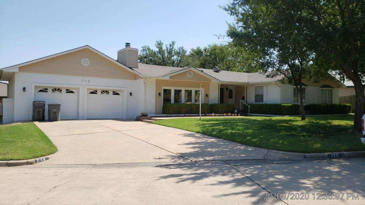 713 35th Pl - Photo 1