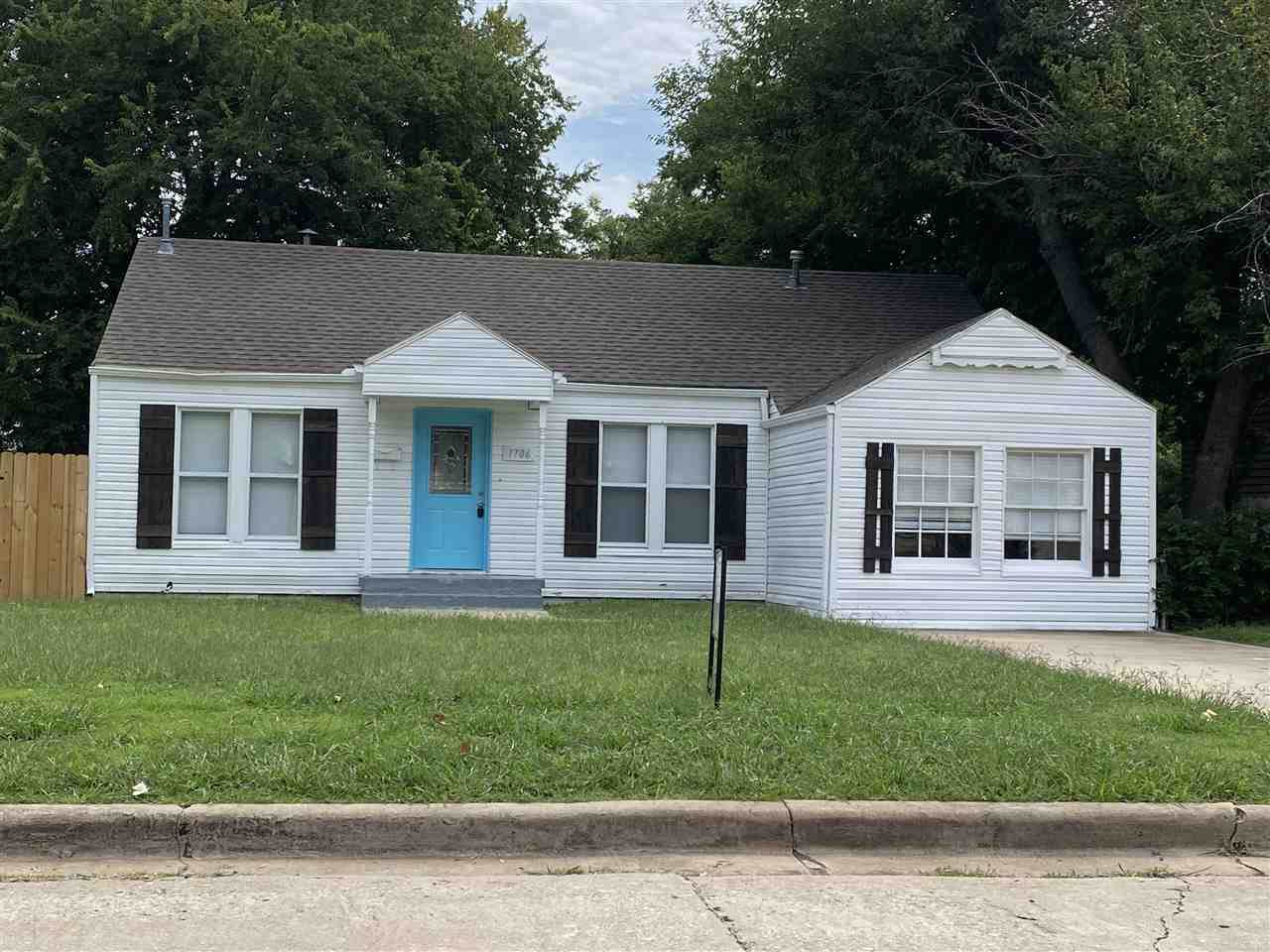 1706 Maple Ave - Photo 1
