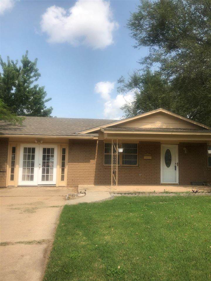 221 Kansas St - Photo 1