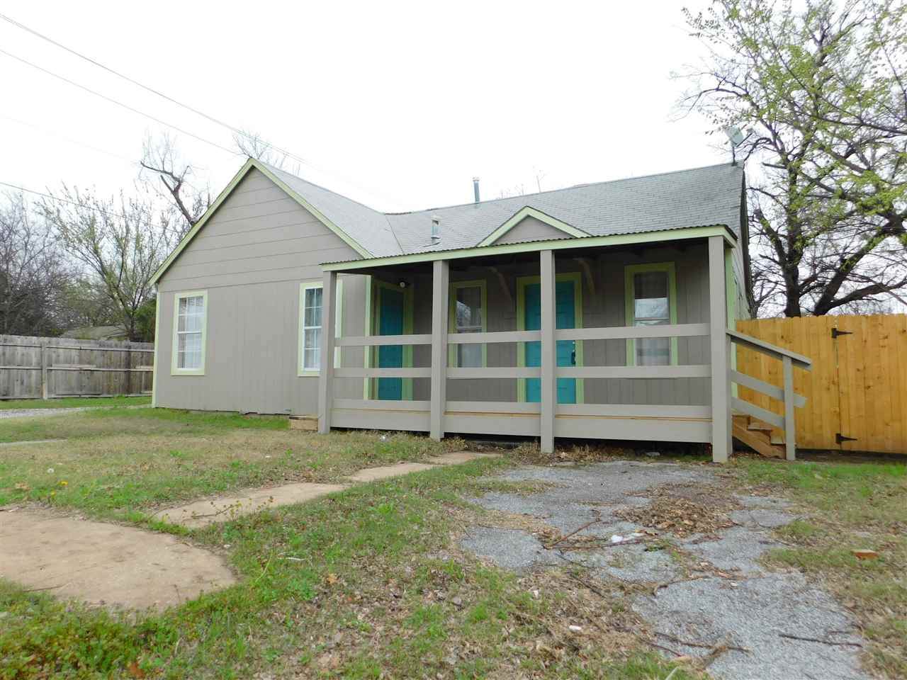 305 16th St - Photo 1